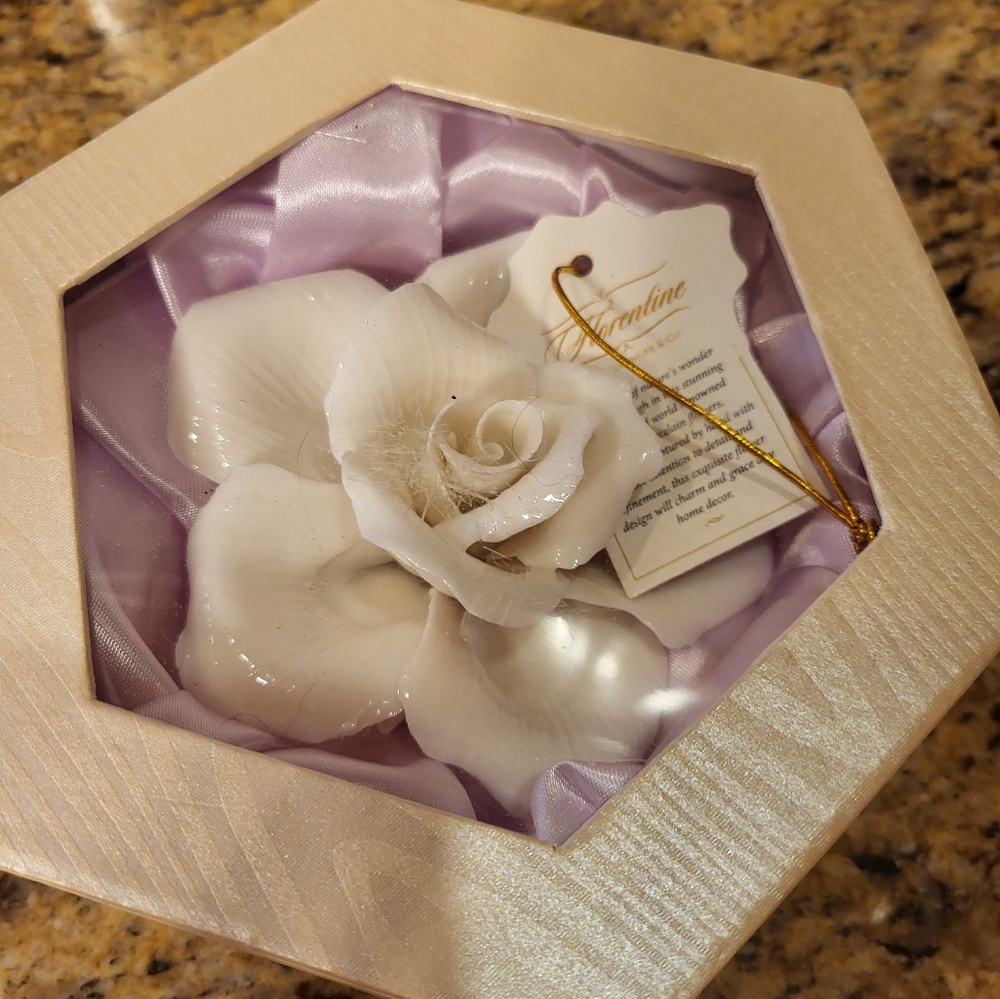 Italian Florentine porcelain white rose art